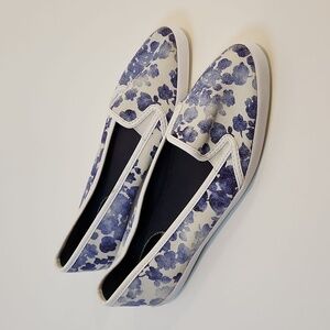Michael Kors Slip On Flats Sneakers Women's Sz 8.5M Floral Blue/White VERY NICE!